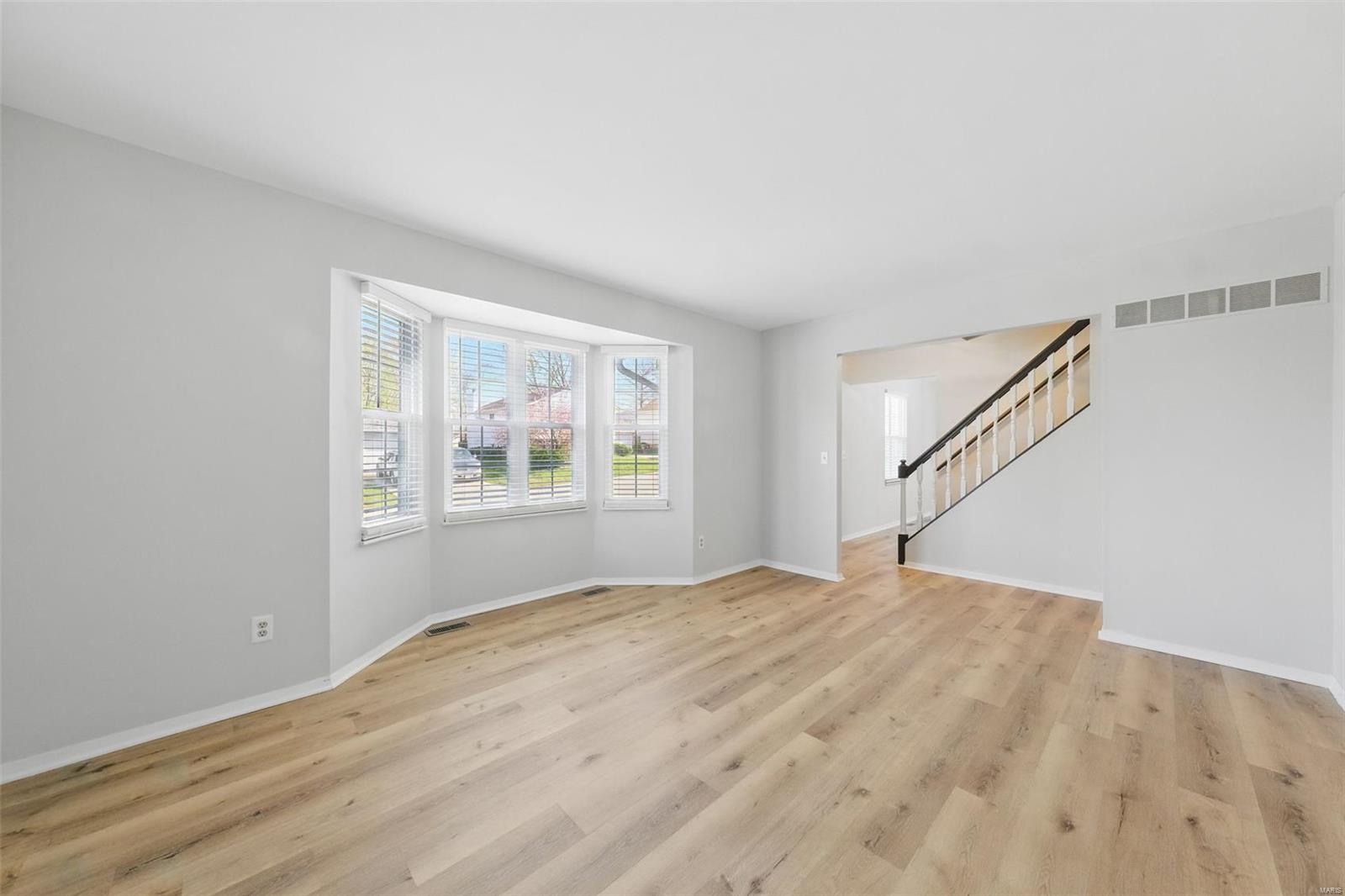 St Peters, Missouri 63376, United States, 4 Bedrooms Bedrooms, ,3 BathroomsBathrooms,Residential,Pending,108420