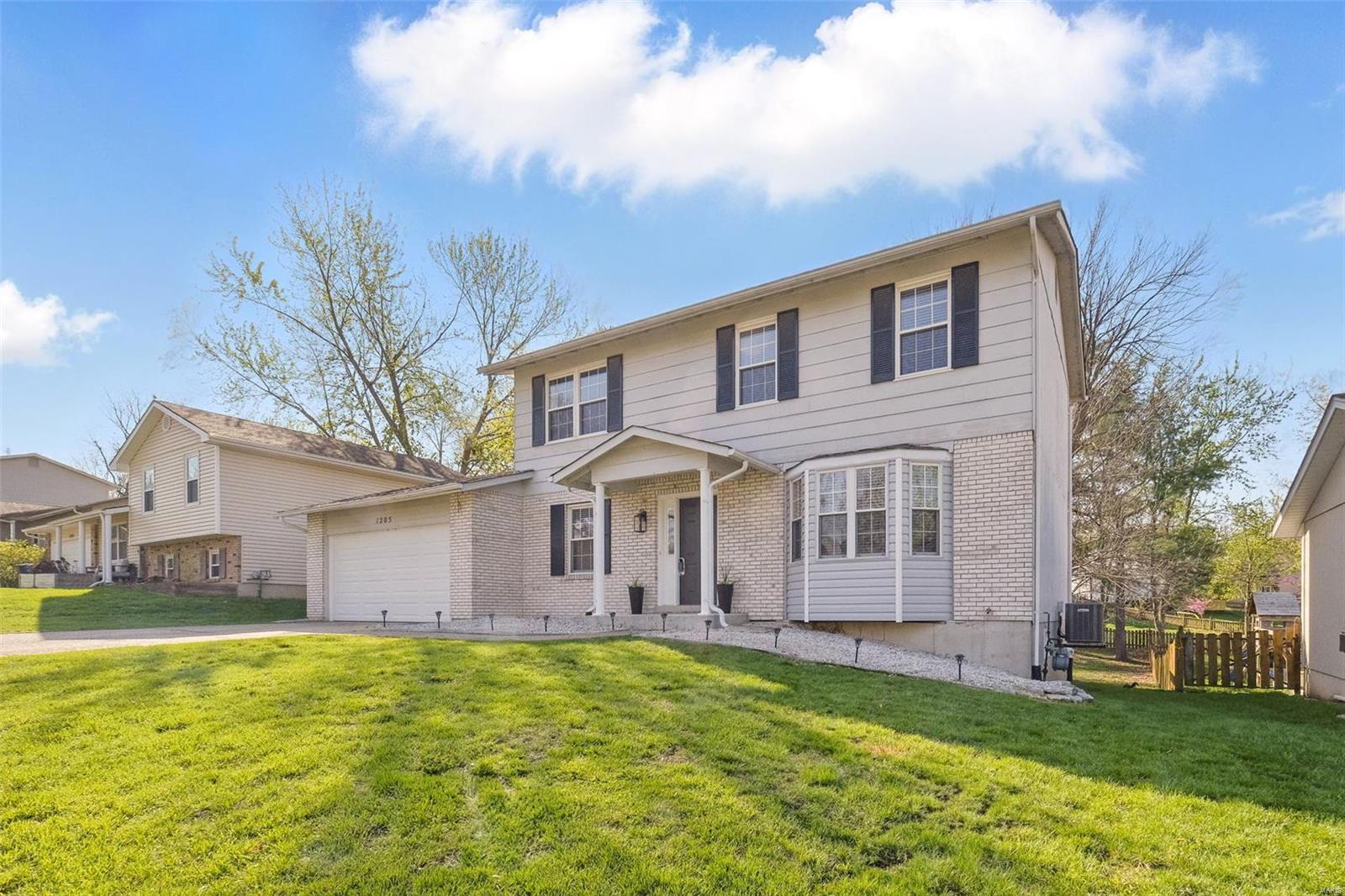 St Peters, Missouri 63376, United States, 4 Bedrooms Bedrooms, ,3 BathroomsBathrooms,Residential,Pending,108420