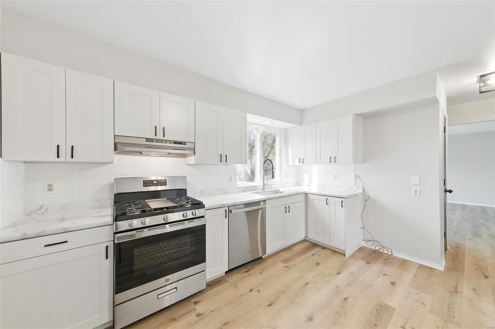 St Peters, Missouri 63376, United States, 4 Bedrooms Bedrooms, ,3 BathroomsBathrooms,Residential,Pending,108420