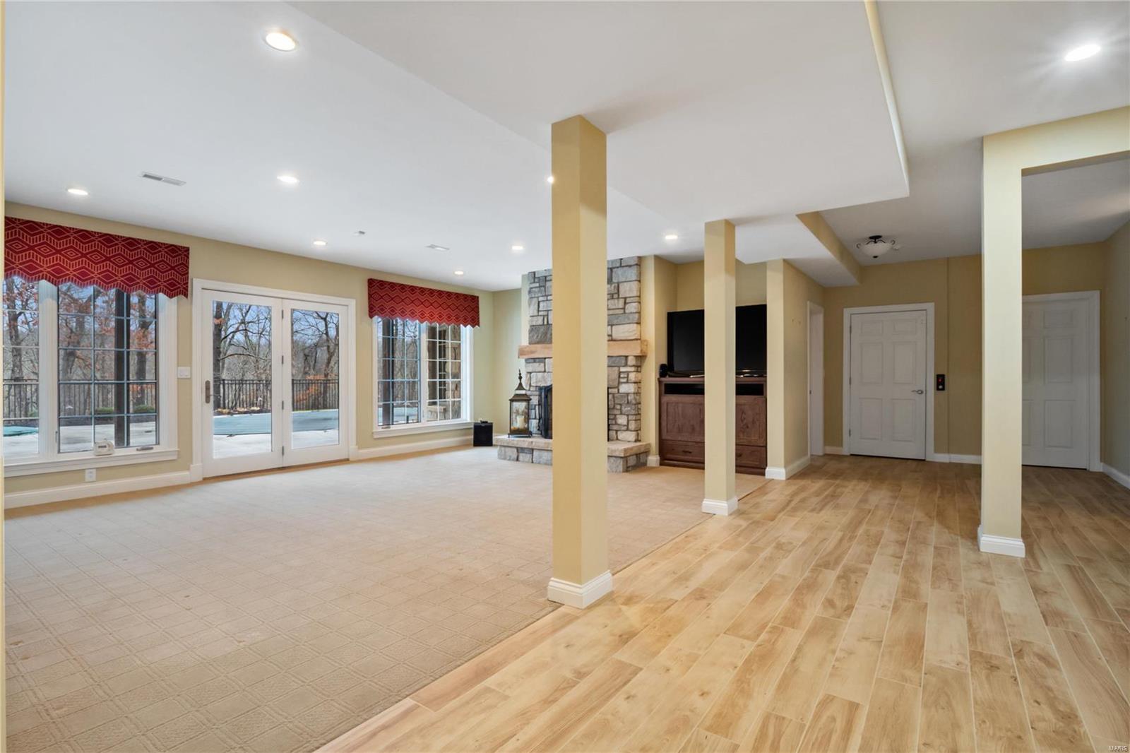 Sec 12 T 44 R 3 - Residential