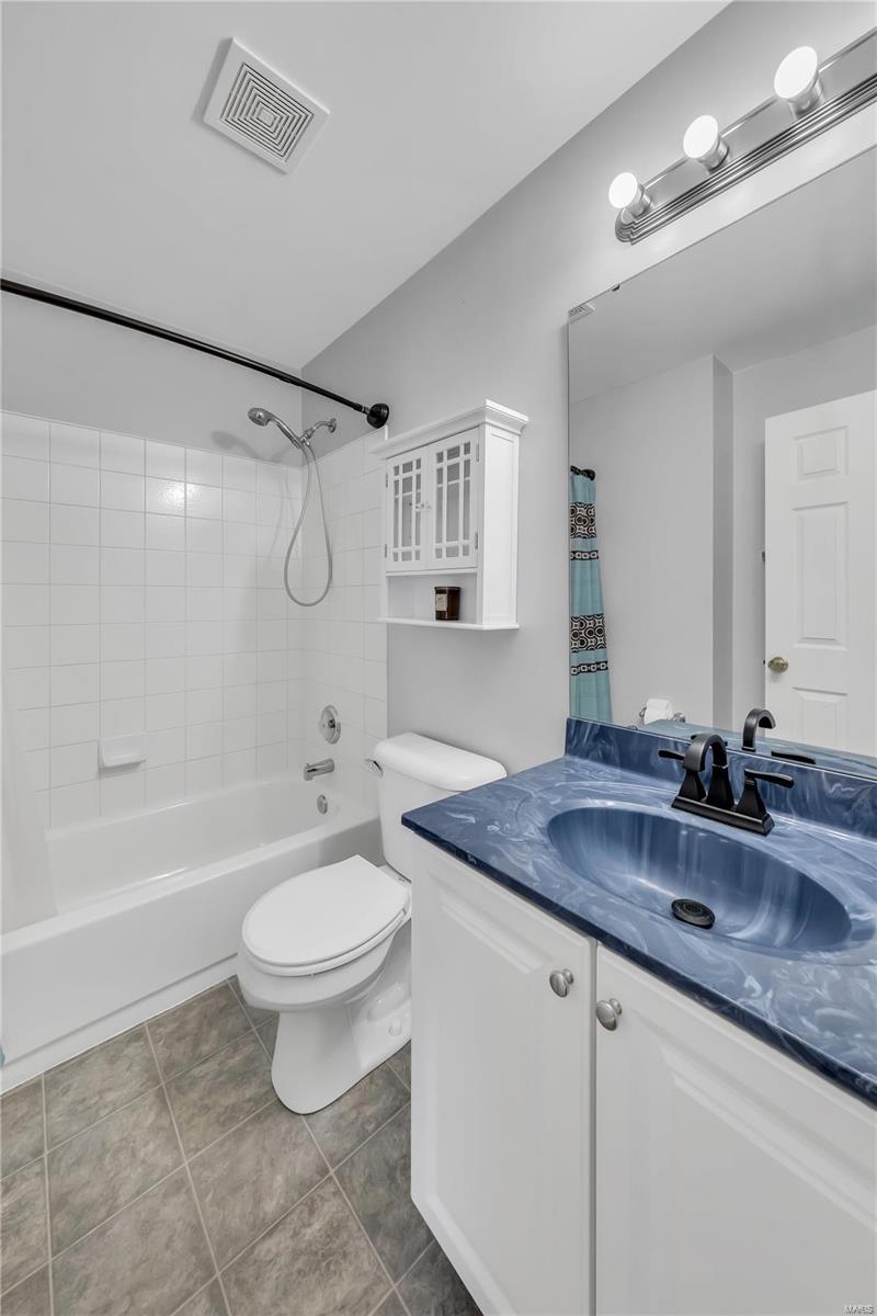 Wentzville, Missouri 63385, United States, 3 Bedrooms Bedrooms, ,3 BathroomsBathrooms,Residential,Pending,19608