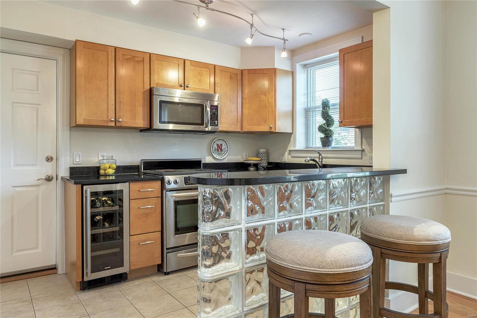 Oryan Place - Condo - Residential