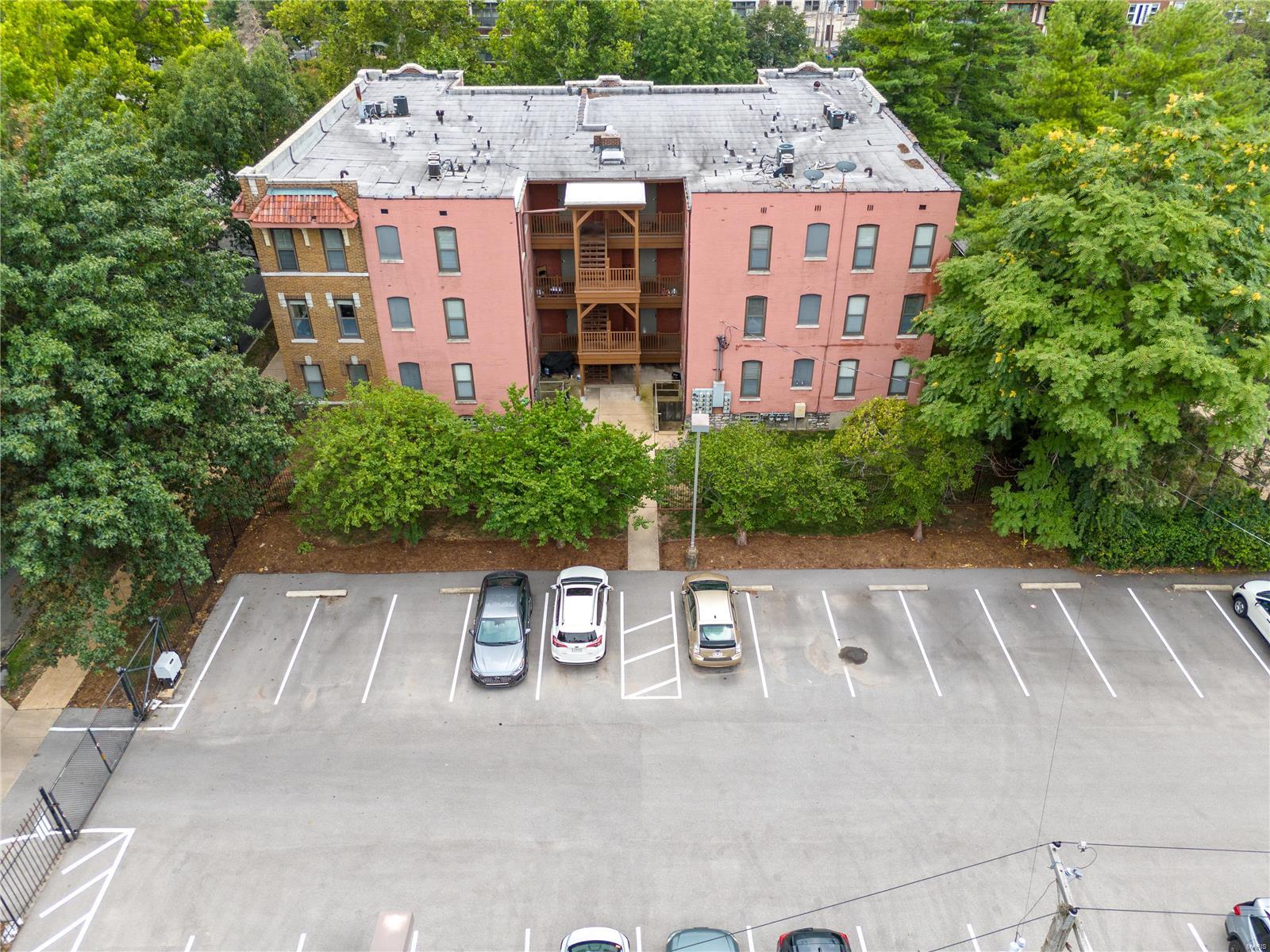 St Louis, Missouri 63112, United States, 2 Bedrooms Bedrooms, ,1 BathroomBathrooms,Residential,Active,24862