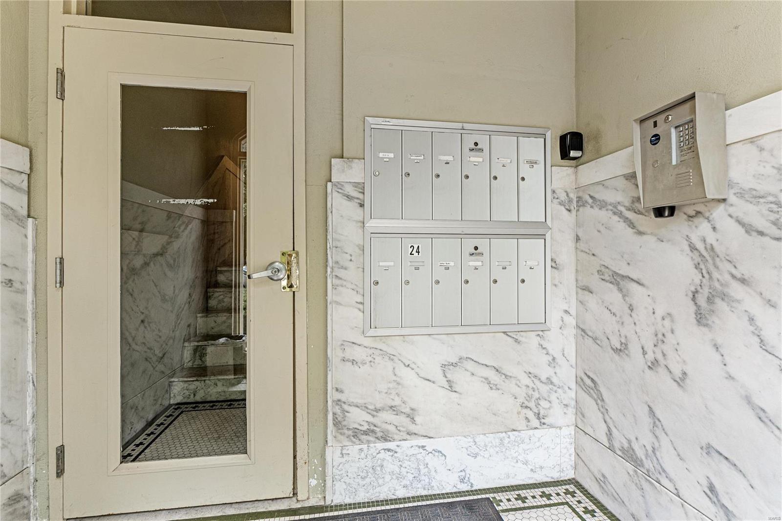 St Louis, Missouri 63112, United States, 2 Bedrooms Bedrooms, ,1 BathroomBathrooms,Residential,Active,24862