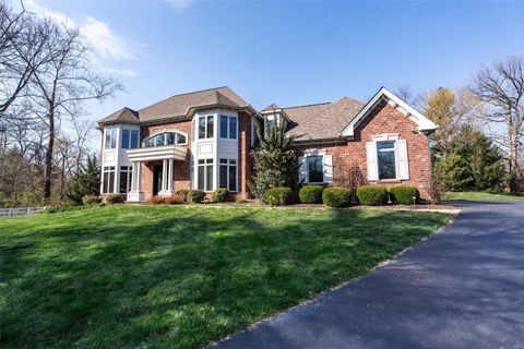 Photo of 30 Deerfield Terrace, St Louis, MO 63124 (MLS # 24016921)
