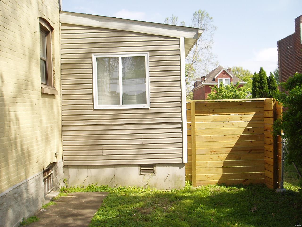 St. Louis Commons add - Residential