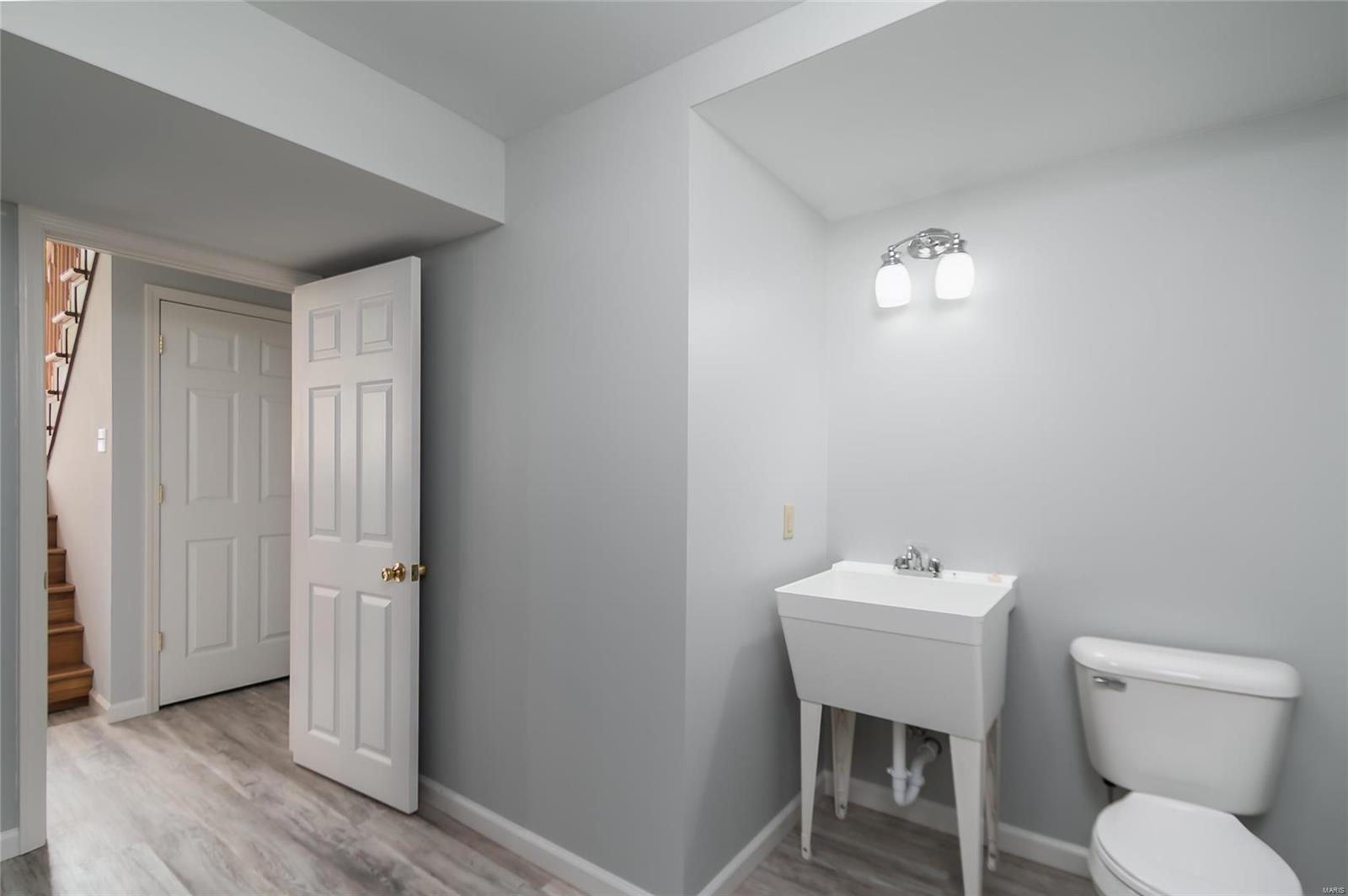 Elmwood Manor #8 - Residential