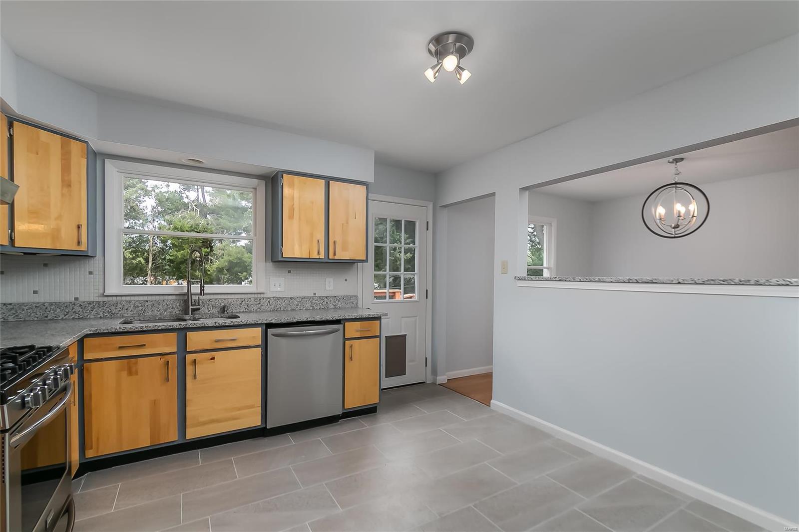 Elmwood Manor #8 - Residential