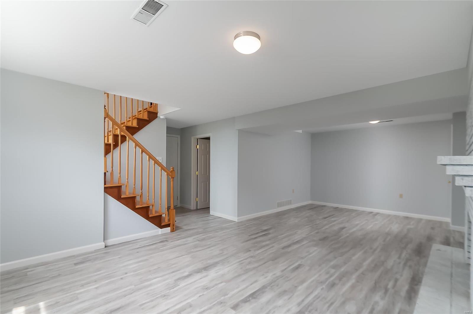 Elmwood Manor #8 - Residential