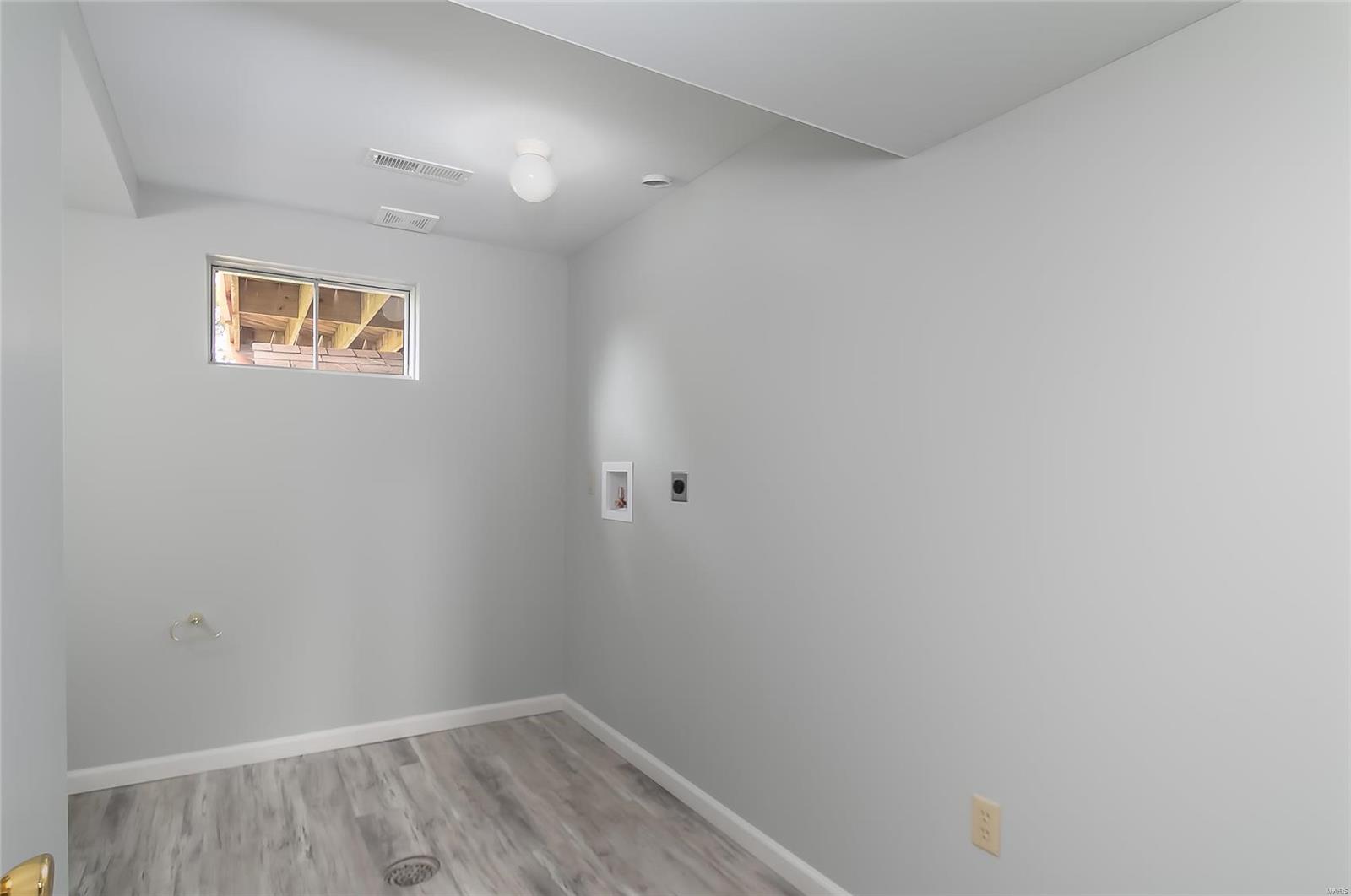 Elmwood Manor #8 - Residential