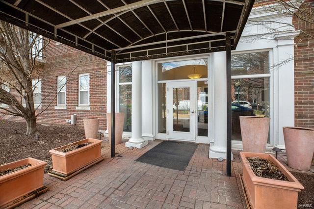 Pershing Ave Condo - Residential
