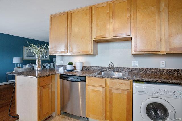 Pershing Ave Condo - Residential