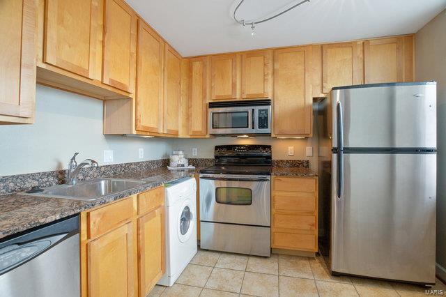 Pershing Ave Condo - Residential