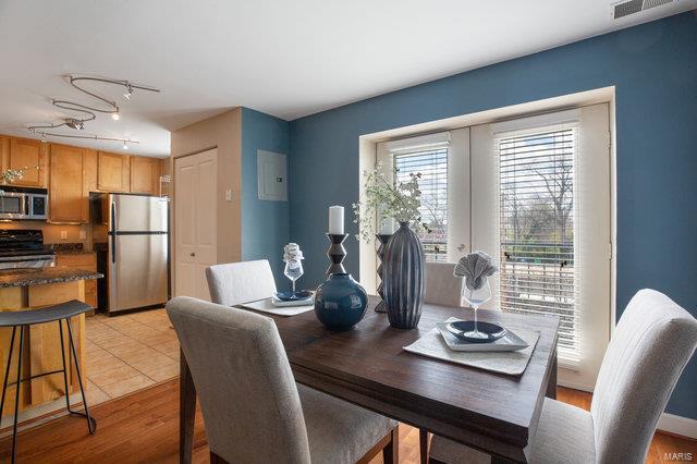 Pershing Ave Condo - Residential