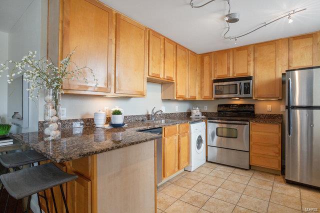 Pershing Ave Condo - Residential