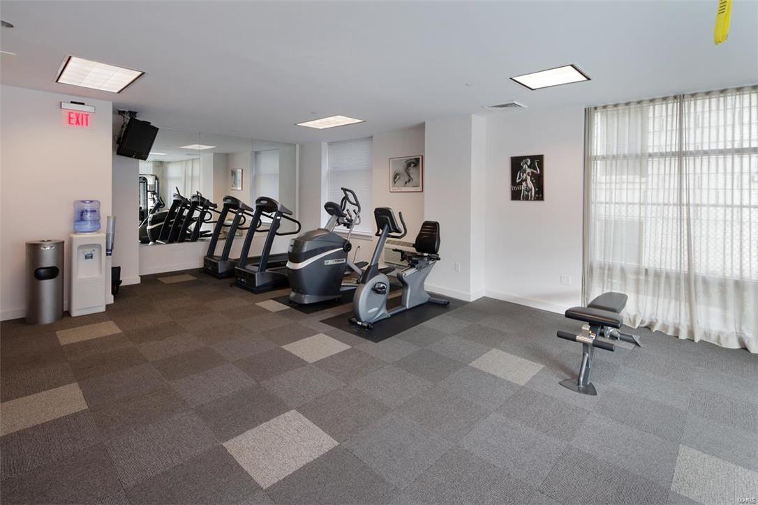 4545 Lindell Condo - Residential