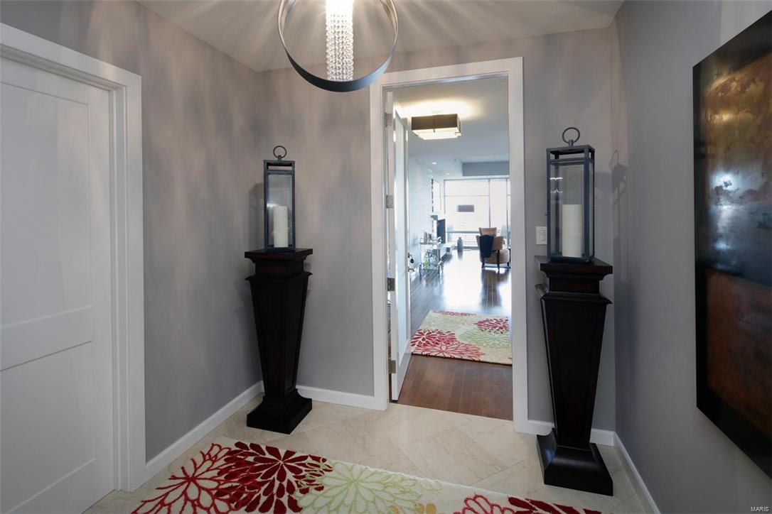 4545 Lindell Condo - Residential