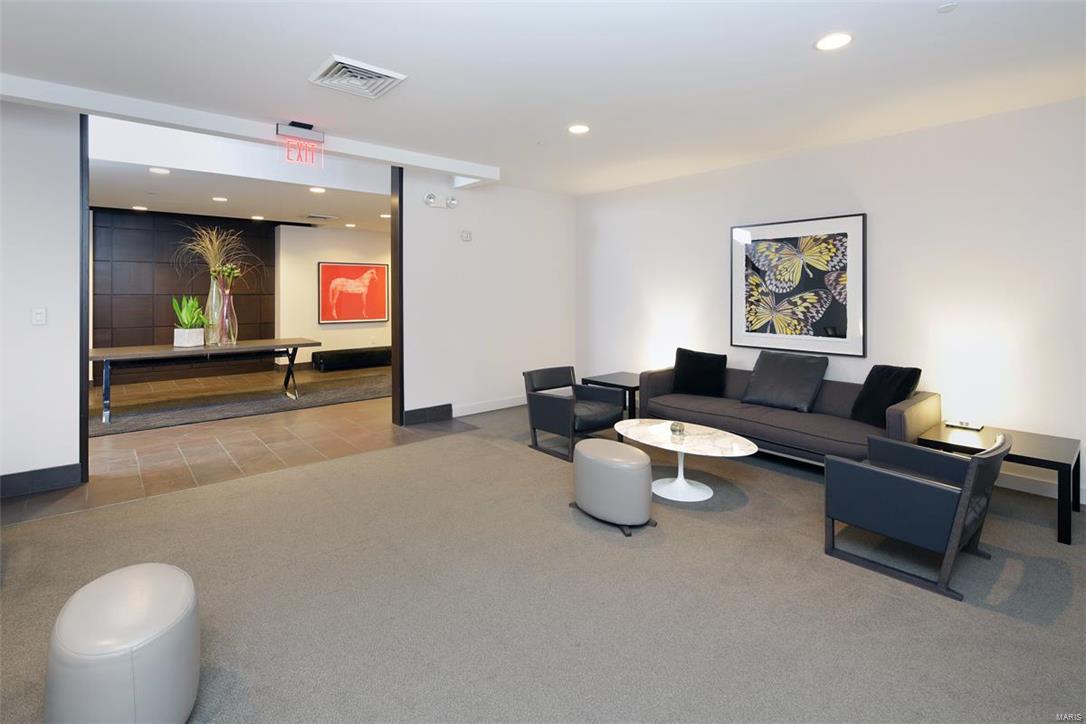 4545 Lindell Condo - Residential