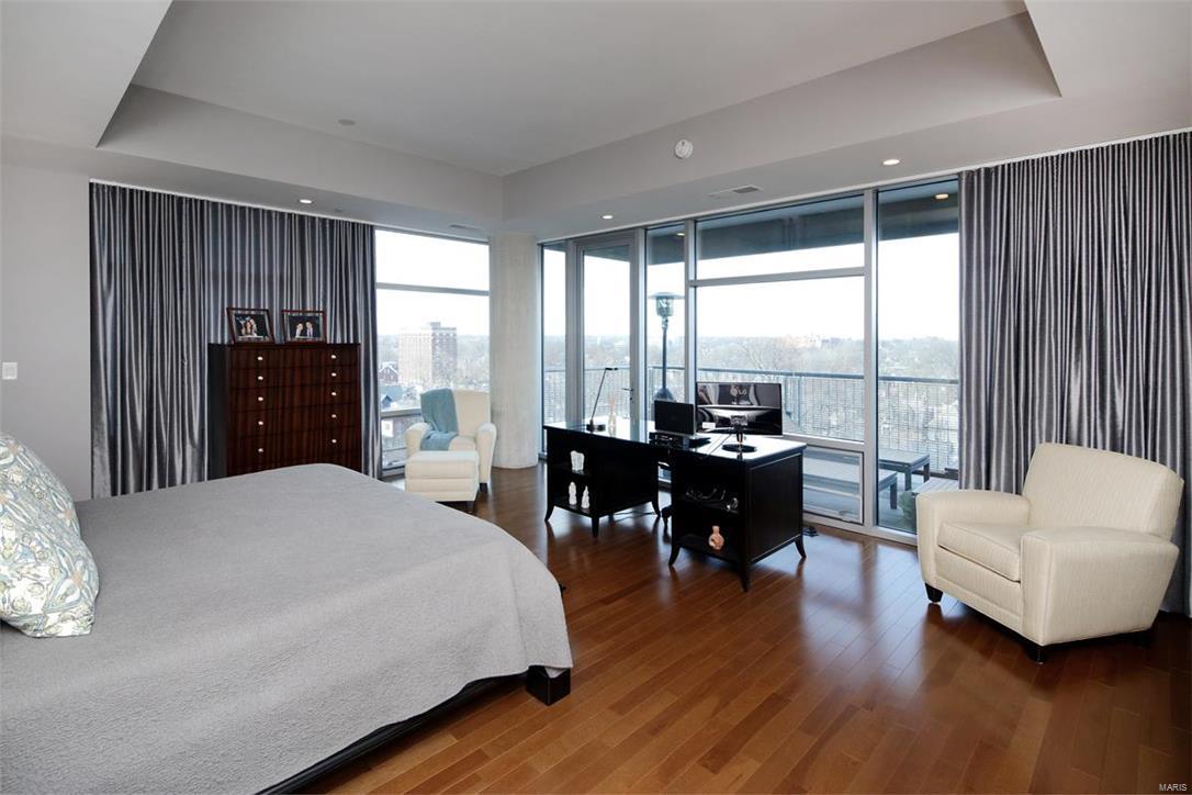 4545 Lindell Condo - Residential