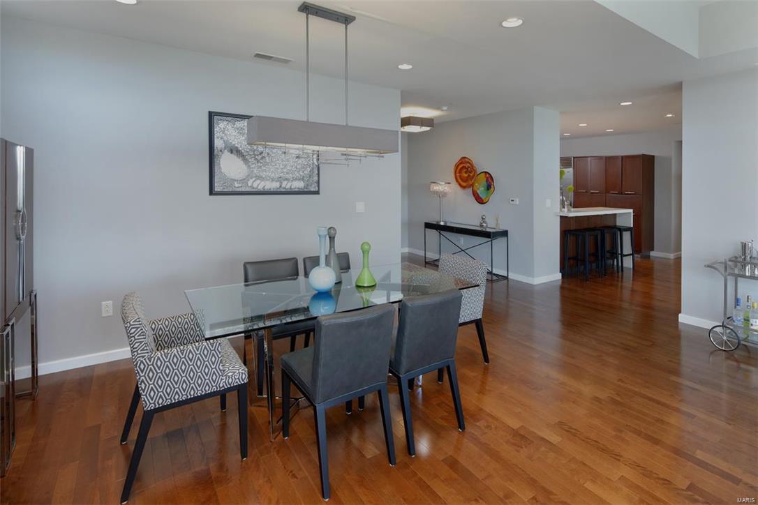 4545 Lindell Condo - Residential