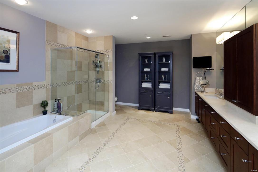 4545 Lindell Condo - Residential