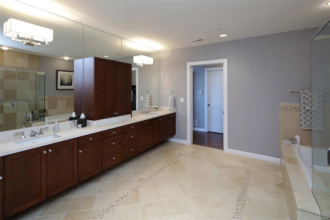 4545 Lindell Condo - Residential