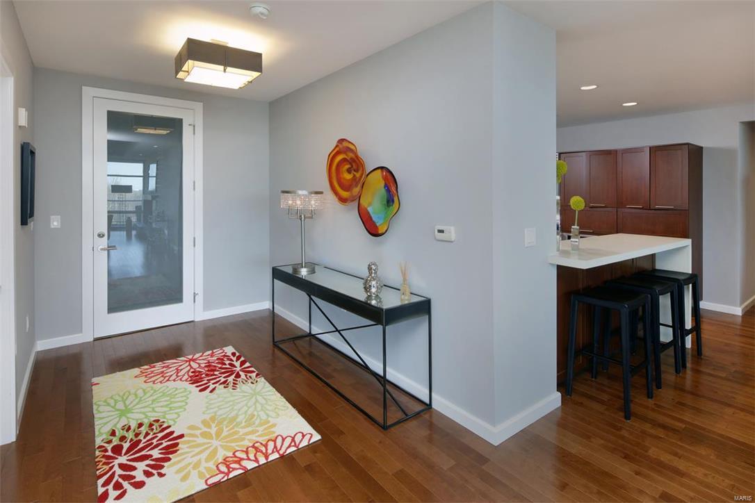 4545 Lindell Condo - Residential