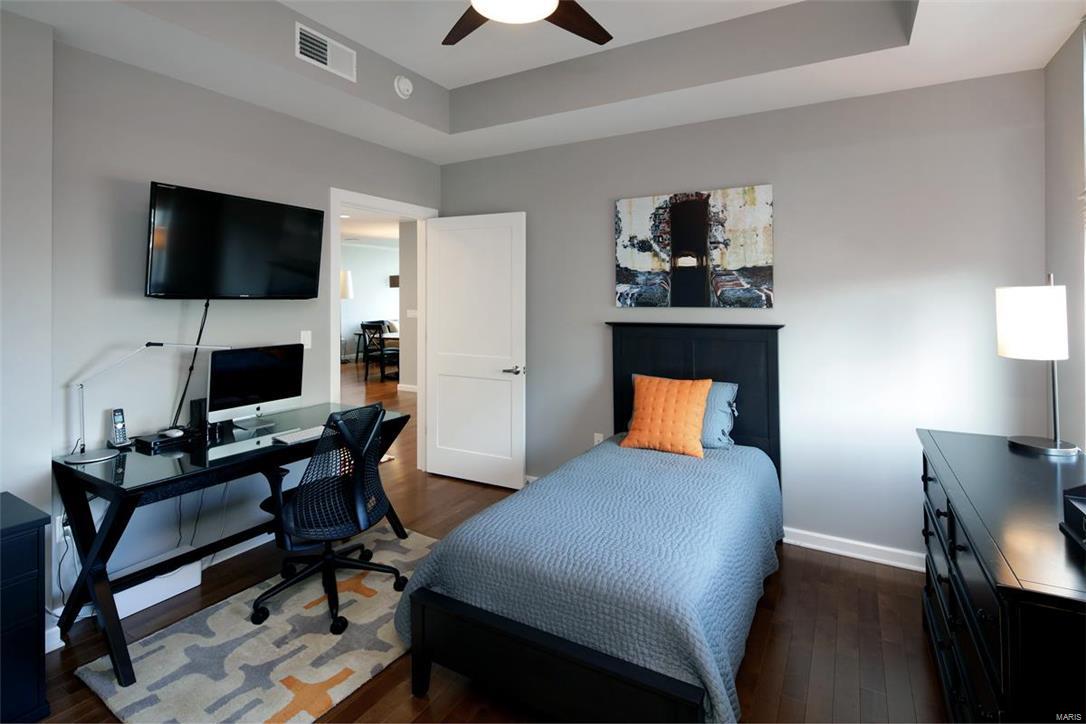 4545 Lindell Condo - Residential