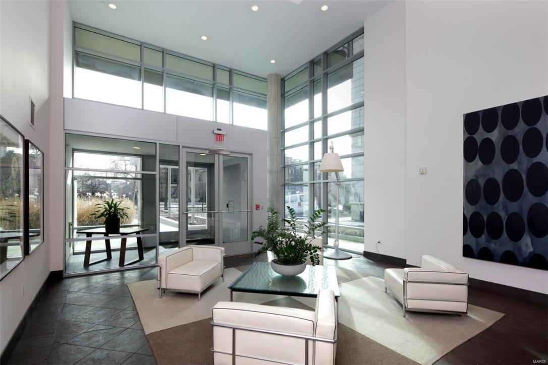 4545 Lindell Condo - Residential