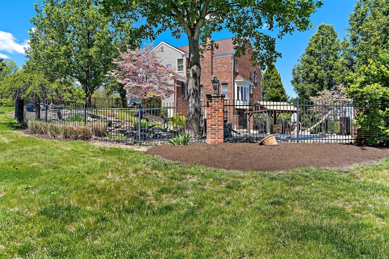 Three Sisters Farm 1 - Residential