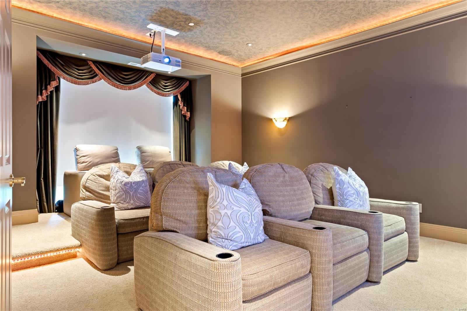 August Hill On Conway One - Residential