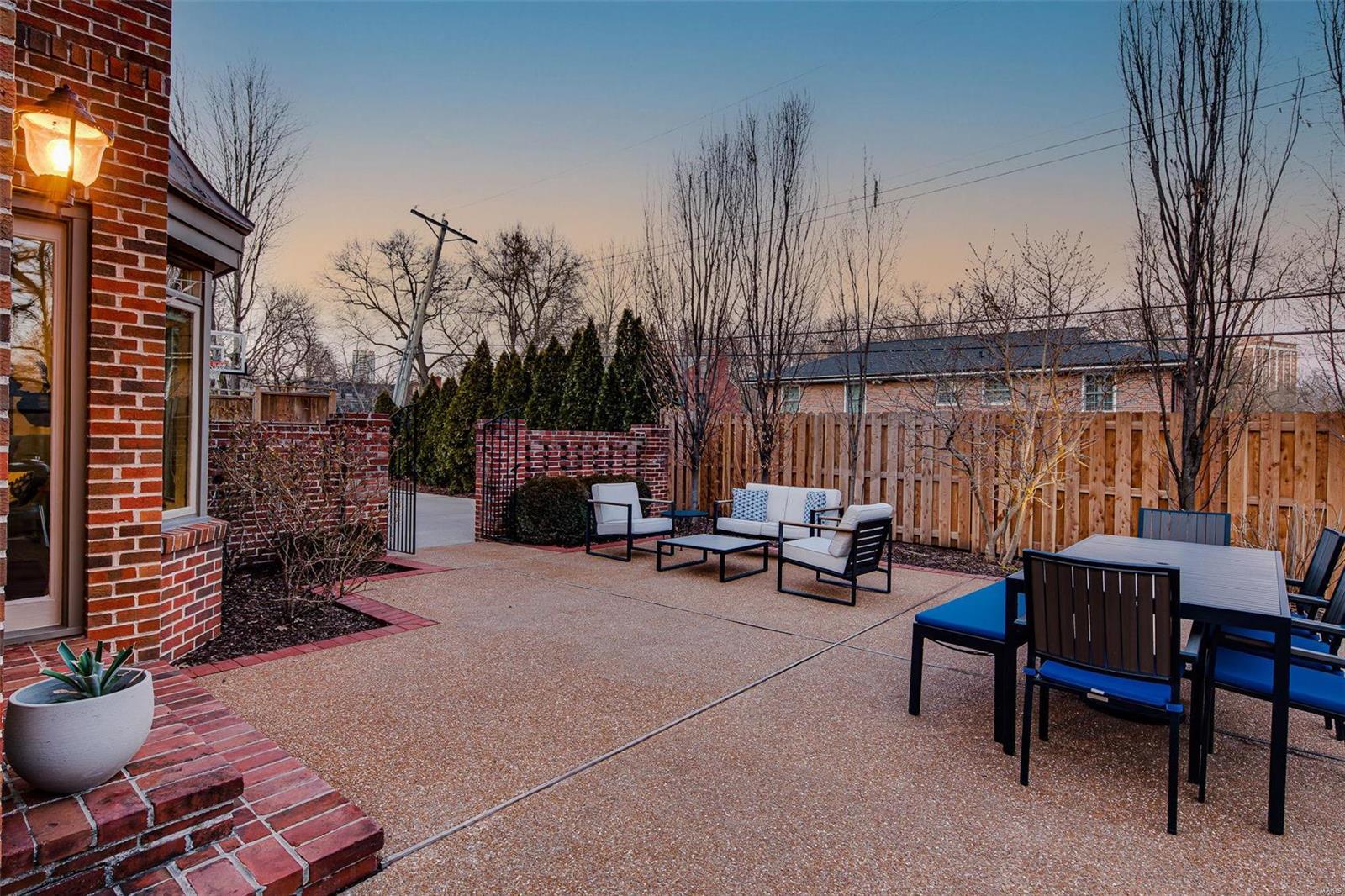 Davis Place - Residential