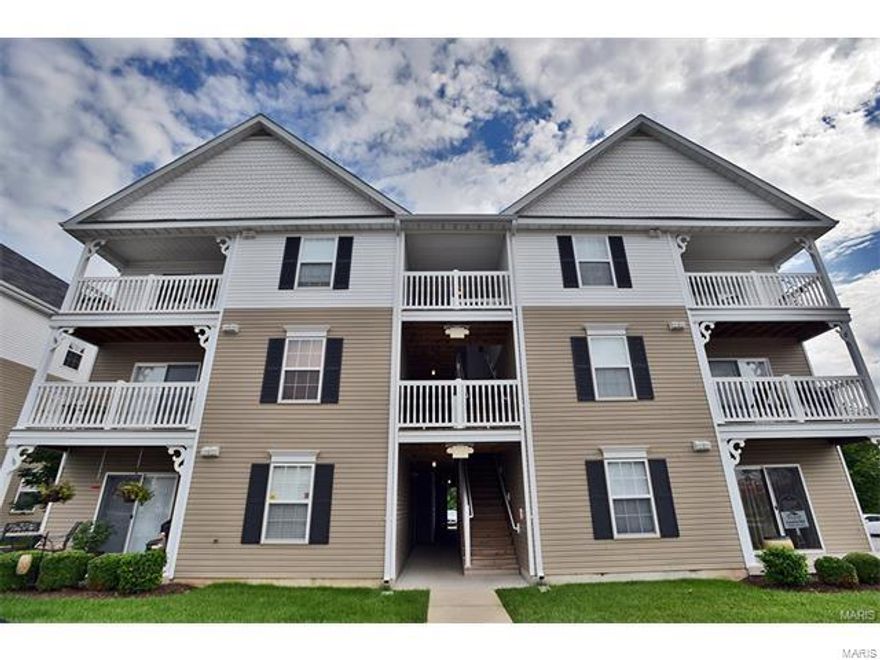 Welcome to 9755 Newham where location, style, and price all come together for the ultimate purchase! This 3rd floor unit features upgrades such as 9 ft and vaulted ceilings, upgraded 42 inch kitchen cabinets, and a master suite! The smooth open floor plan leads directly into the spacious living room that accommodates all of your entertainment needs. Low monthly condo fee's cover the essentials for worry free living such as water, trash, sewer, and even some insurance! The location is minutes away from major highways, shopping, and restaurants. Don't miss out! Location: Corner Location, End Unit, Upper Level