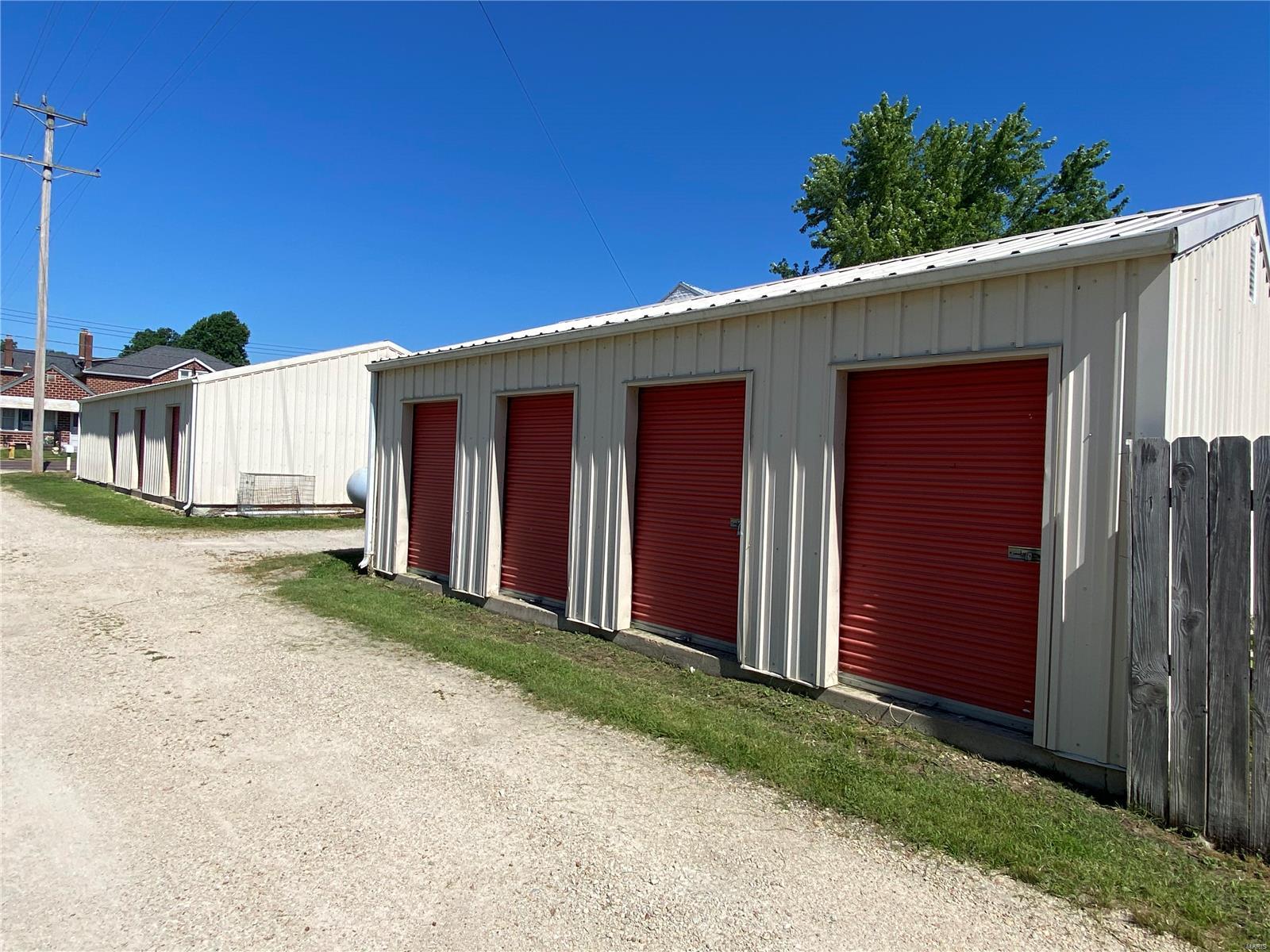 Town/Rosebud - Commercial Sale