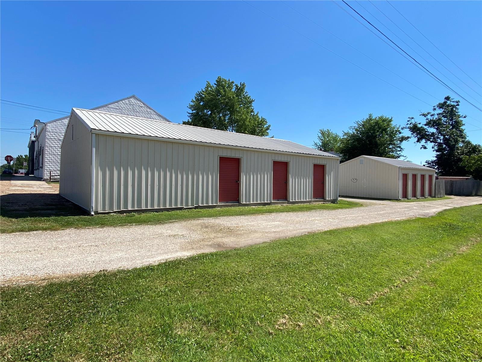 Town/Rosebud - Commercial Sale