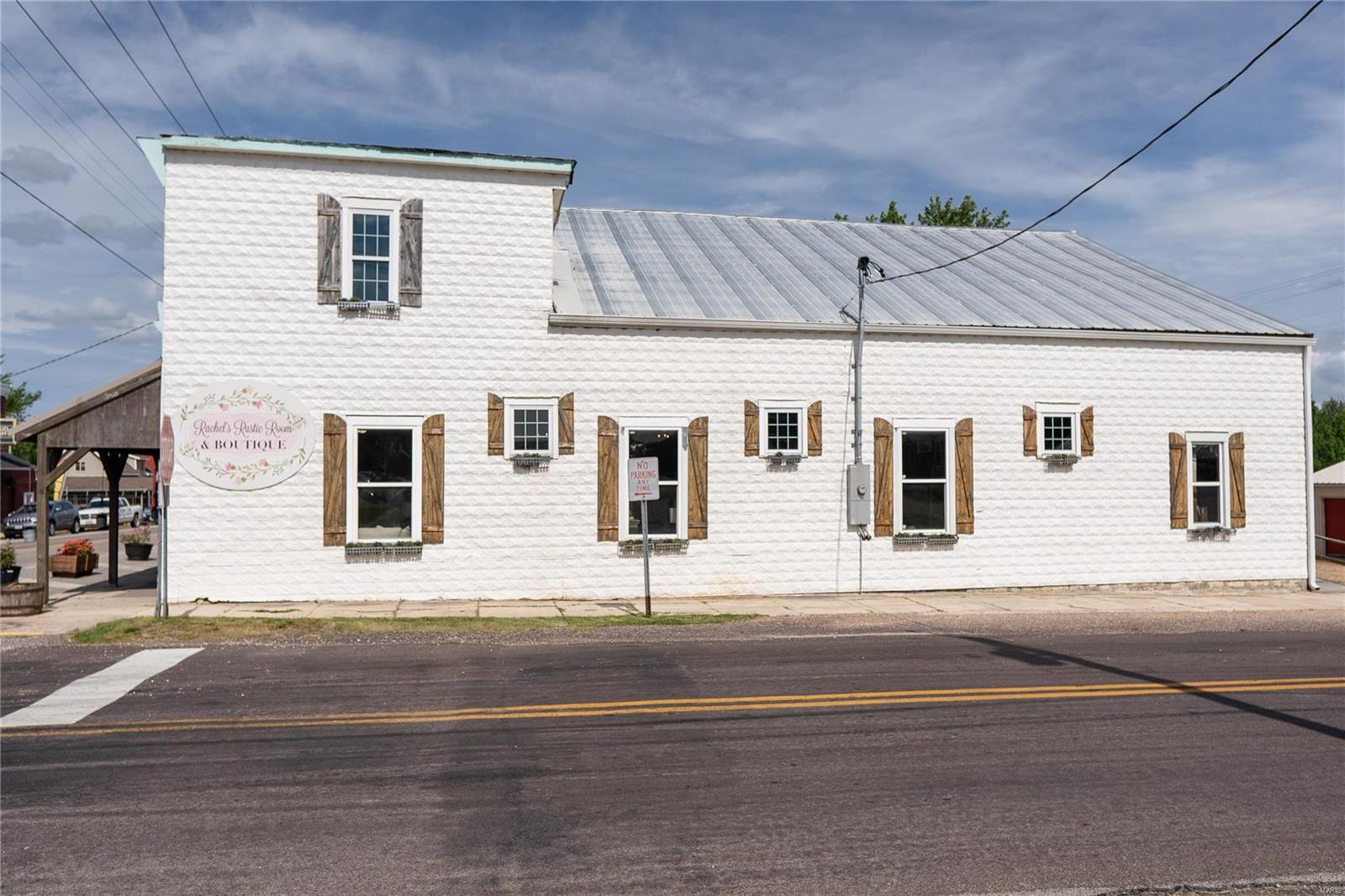 Town/Rosebud - Commercial Sale