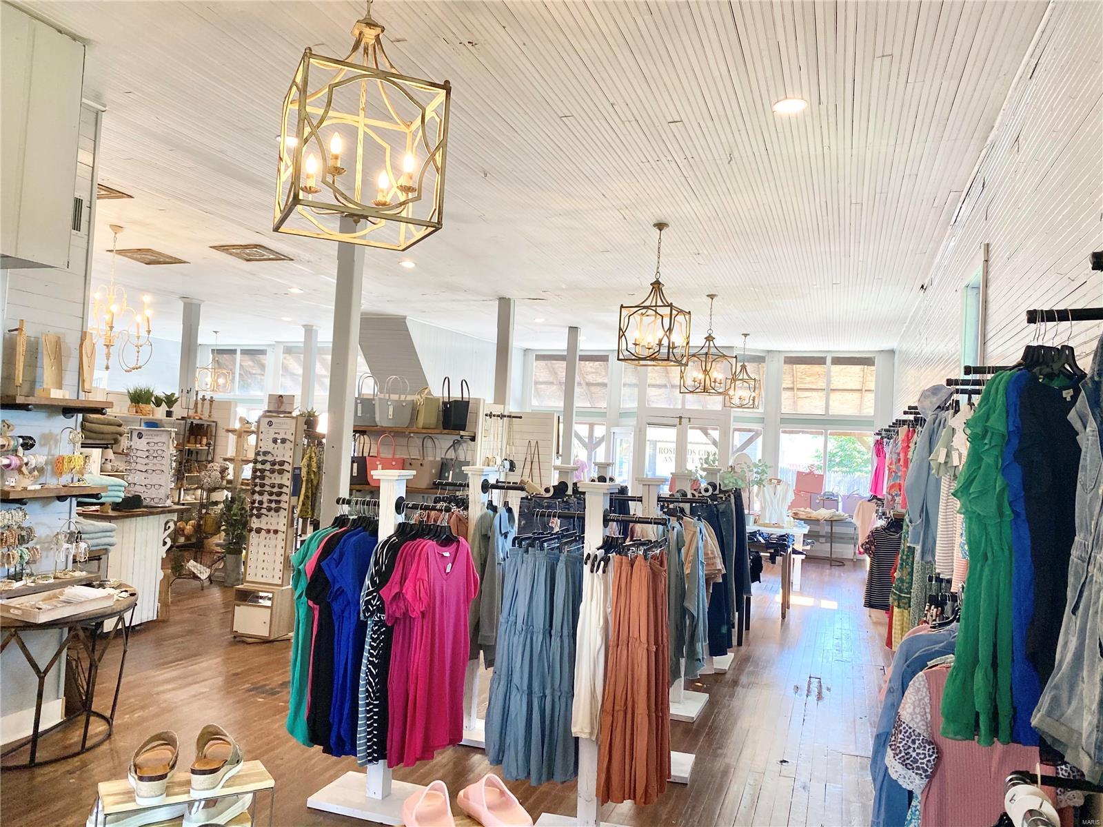 Town/Rosebud - Commercial Sale