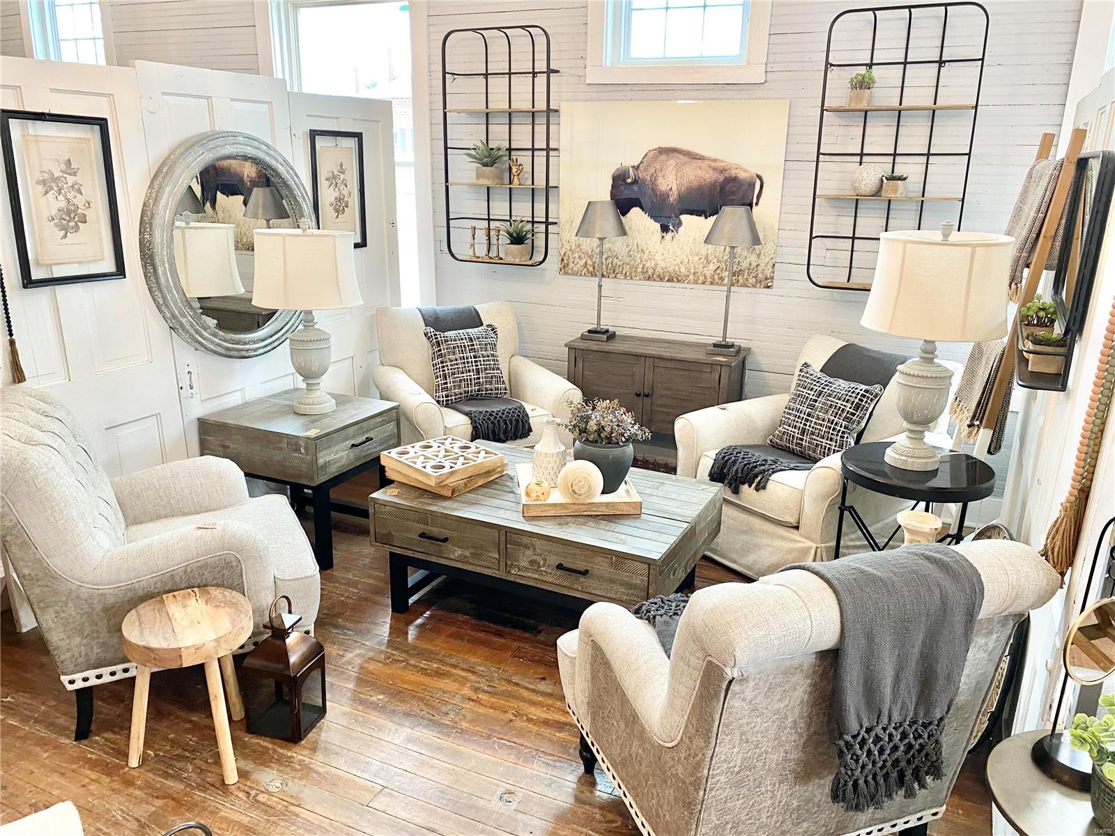 Town/Rosebud - Commercial Sale