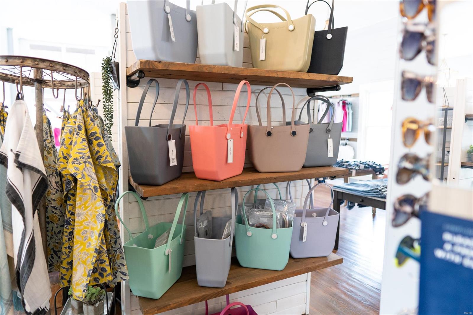 Town/Rosebud - Commercial Sale