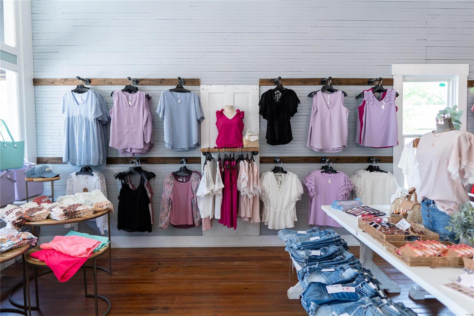 Town/Rosebud - Commercial Sale