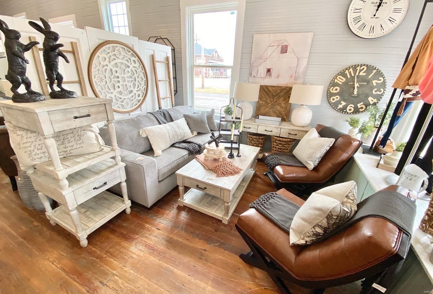 Town/Rosebud - Commercial Sale