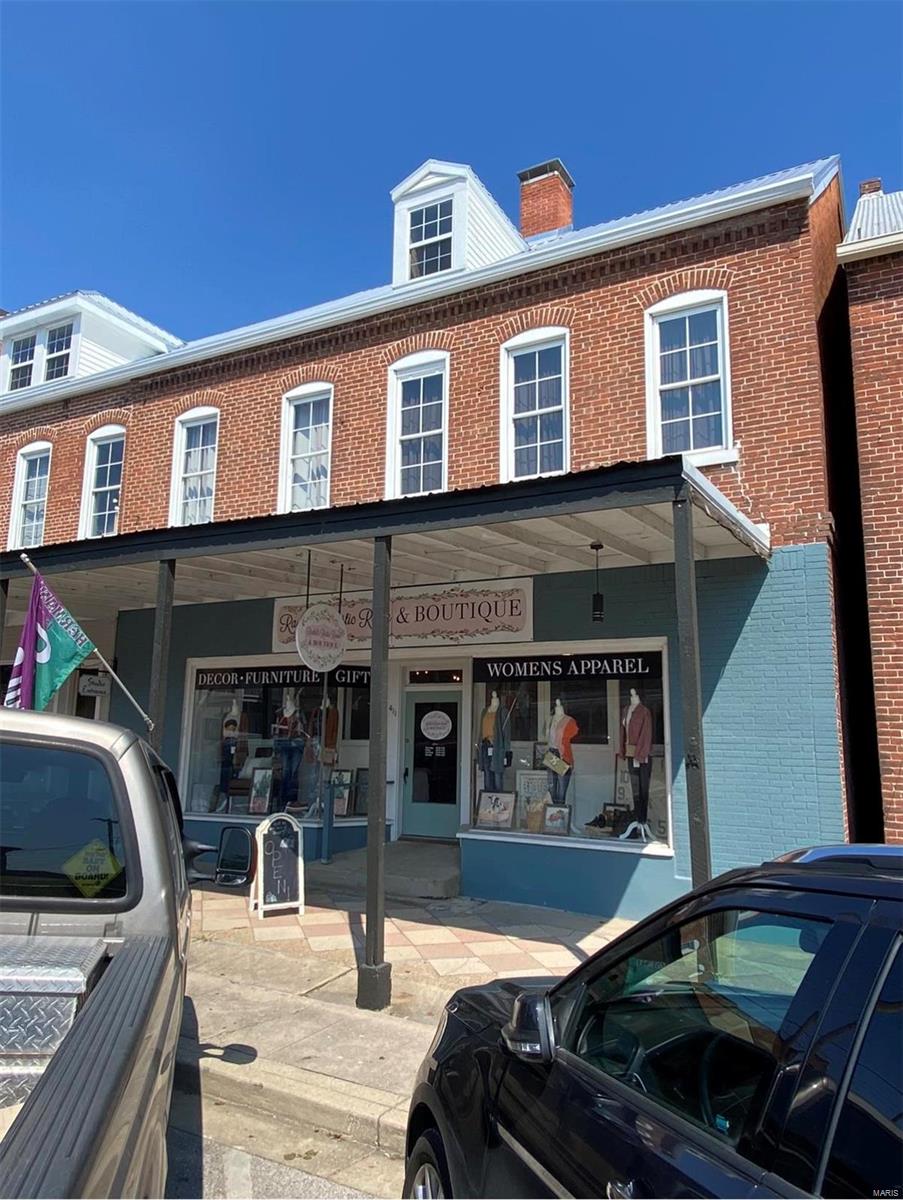 Town/Rosebud - Commercial Sale