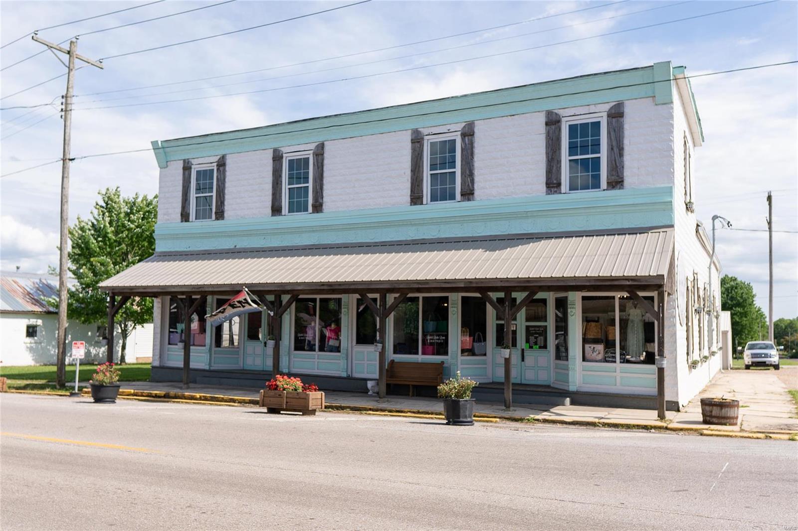 Town/Rosebud - Commercial Sale