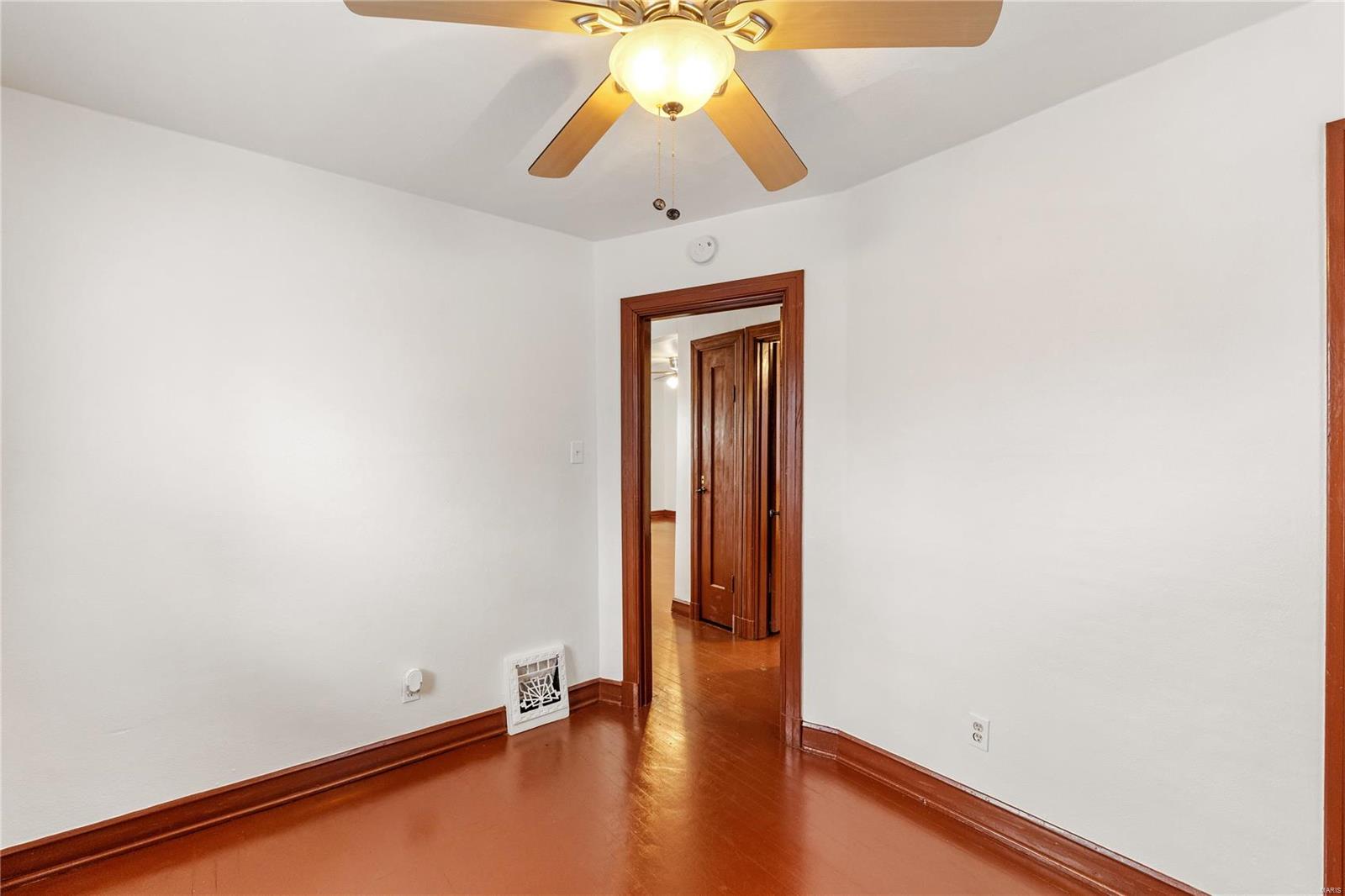 St Louis, Missouri 63125, United States, 2 Bedrooms Bedrooms, ,1 BathroomBathrooms,Residential,Pending,22400