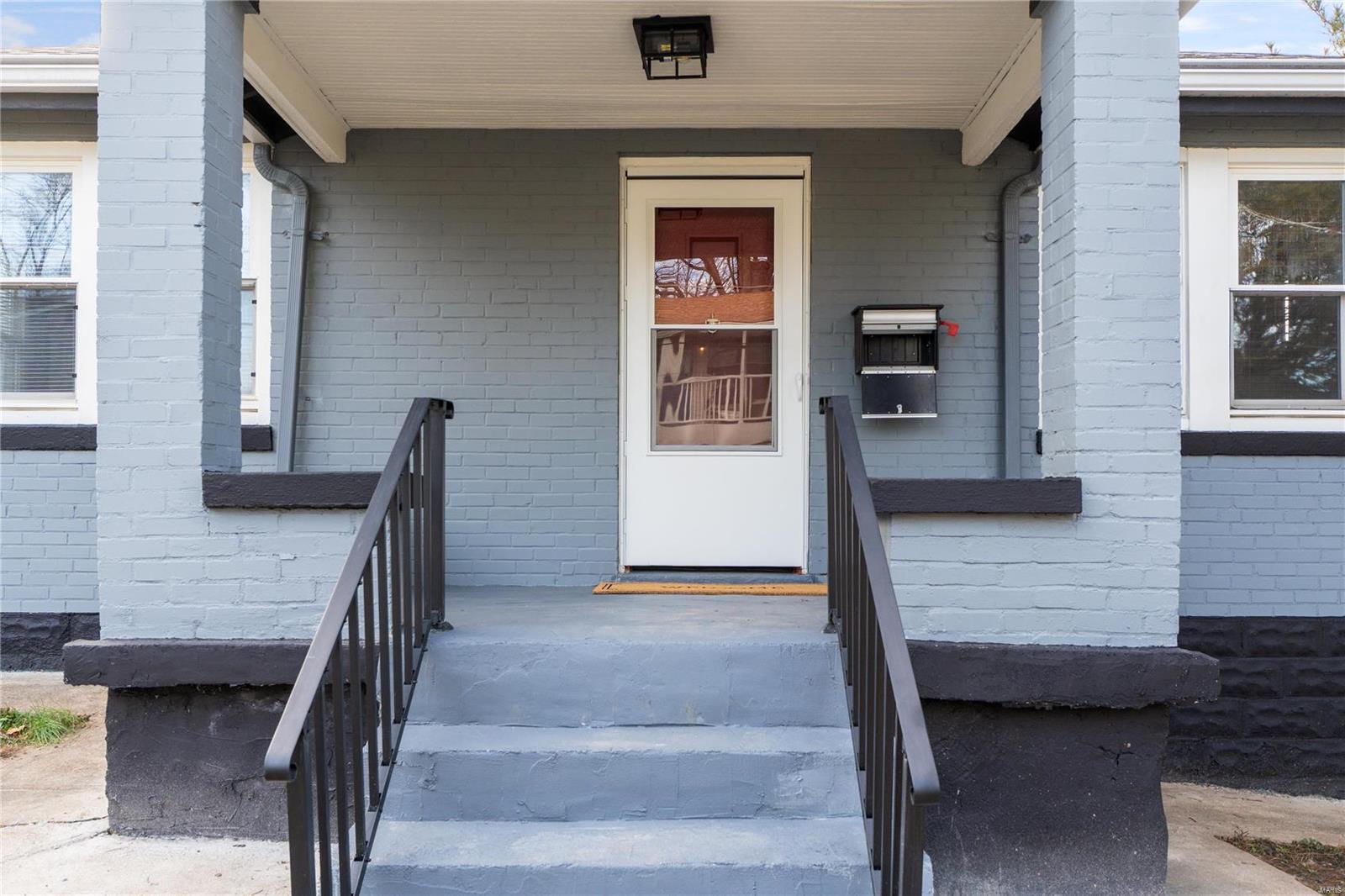 St Louis, Missouri 63125, United States, 2 Bedrooms Bedrooms, ,1 BathroomBathrooms,Residential,Pending,22400