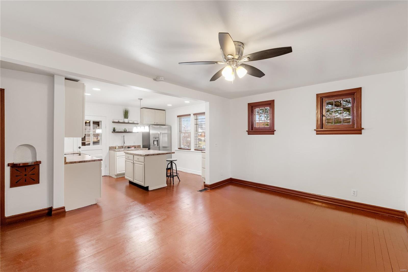 St Louis, Missouri 63125, United States, 2 Bedrooms Bedrooms, ,1 BathroomBathrooms,Residential,Pending,22400