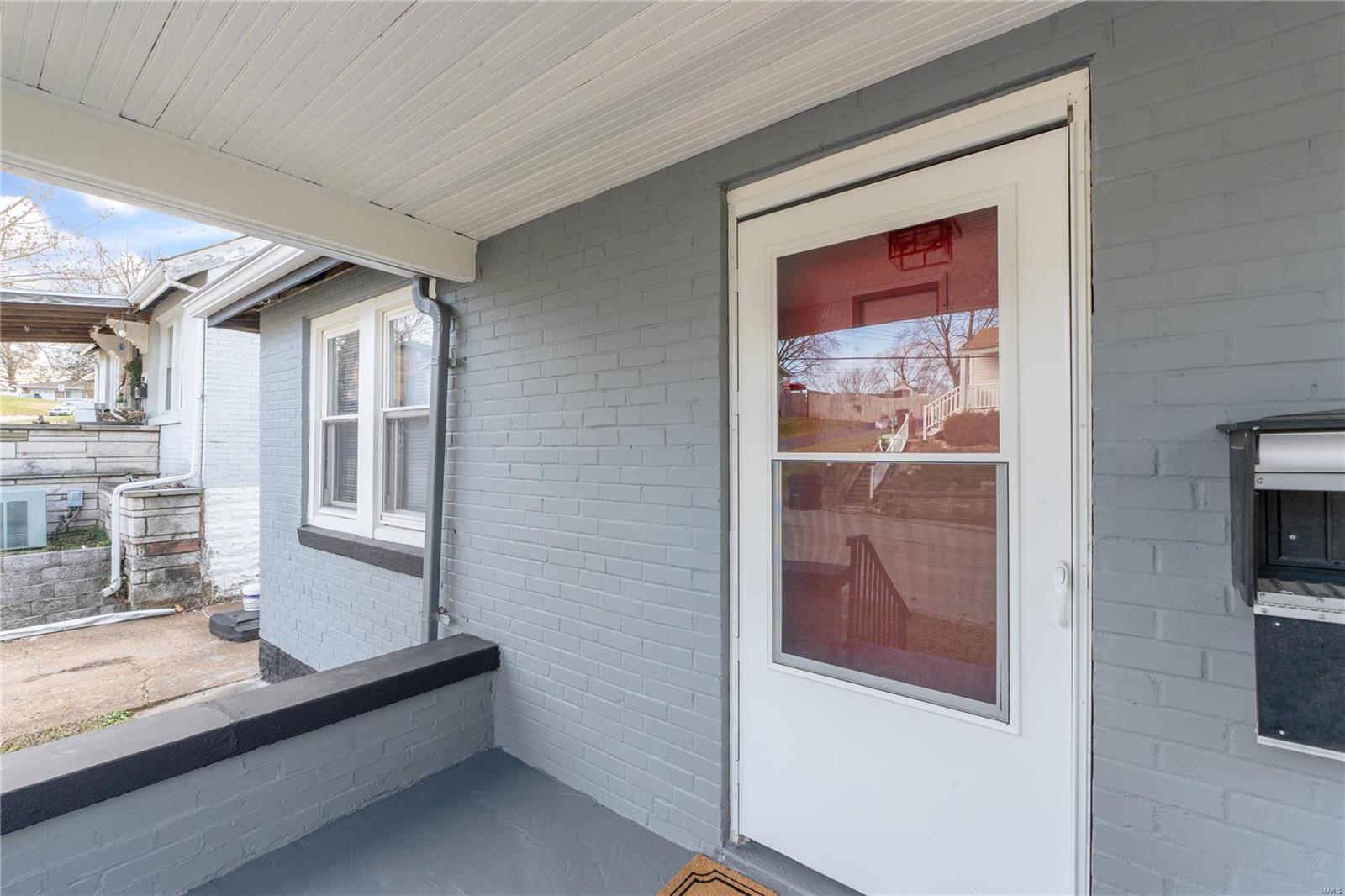 St Louis, Missouri 63125, United States, 2 Bedrooms Bedrooms, ,1 BathroomBathrooms,Residential,Pending,22400