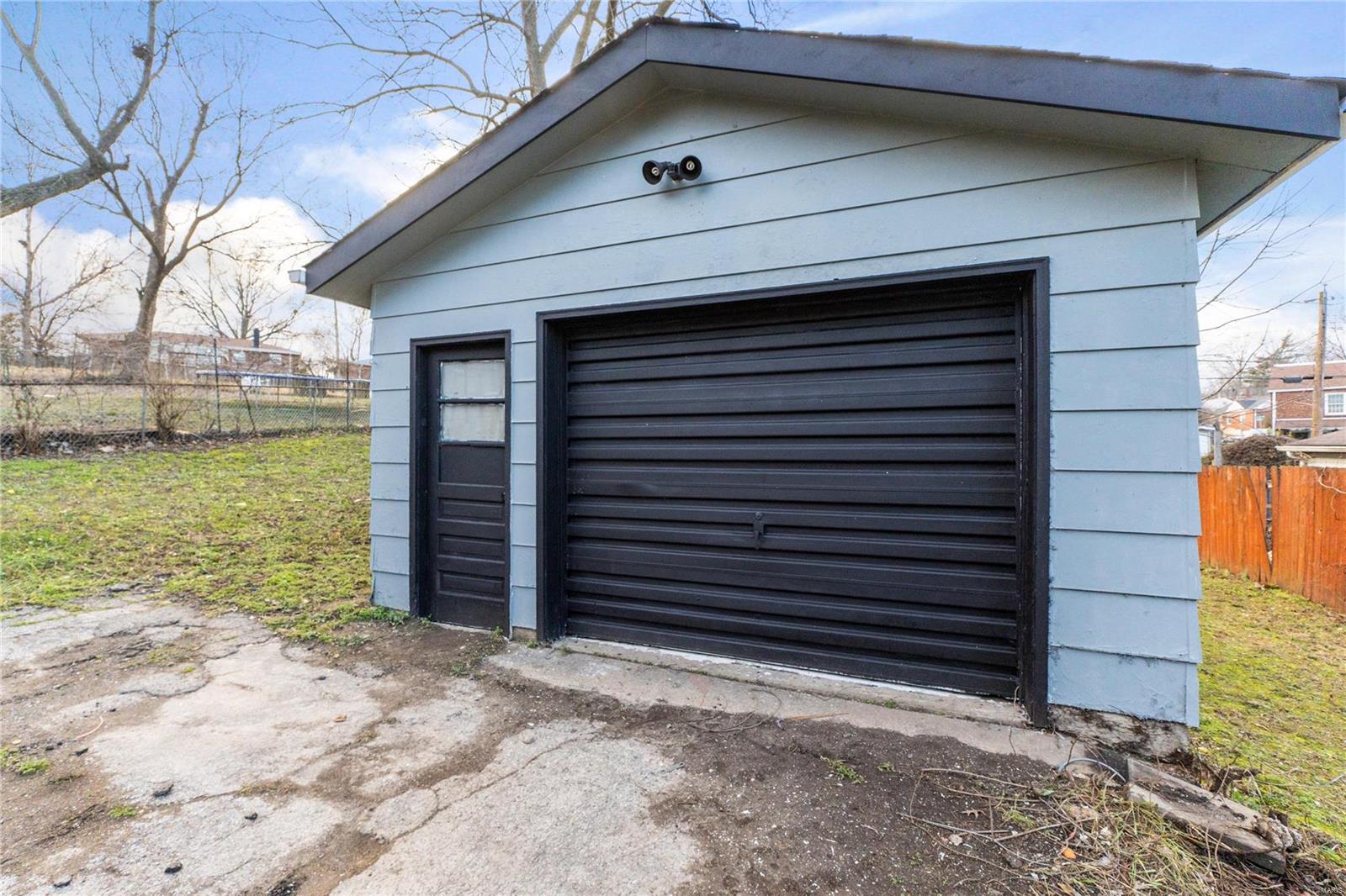 St Louis, Missouri 63125, United States, 2 Bedrooms Bedrooms, ,1 BathroomBathrooms,Residential,Pending,22400