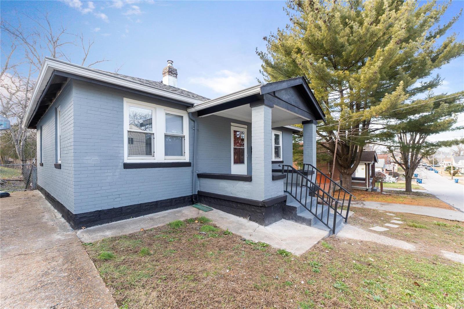 St Louis, Missouri 63125, United States, 2 Bedrooms Bedrooms, ,1 BathroomBathrooms,Residential,Pending,22400