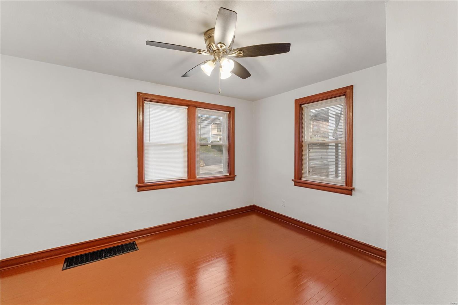 St Louis, Missouri 63125, United States, 2 Bedrooms Bedrooms, ,1 BathroomBathrooms,Residential,Pending,22400